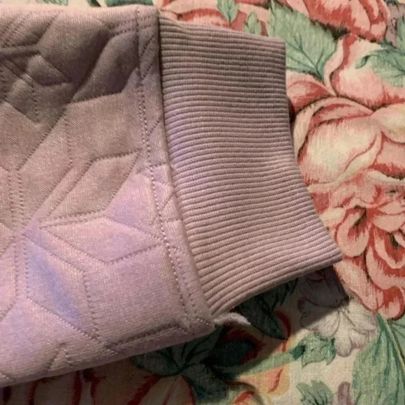 Berkeley Jensen Womens Sweatshirt Size Small Purple Long Sleeves with a design - Picture 6 of 7